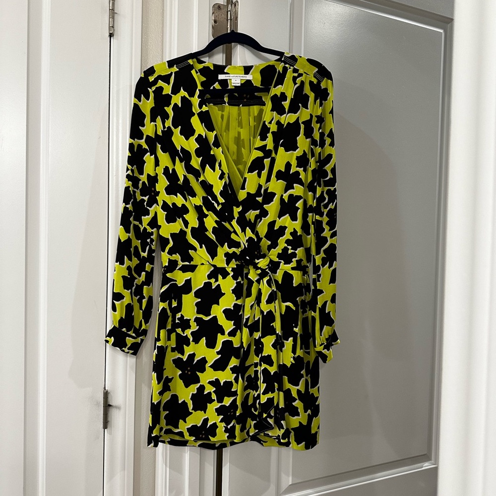 Diane von Furstenberg Wrap Dress Size 6